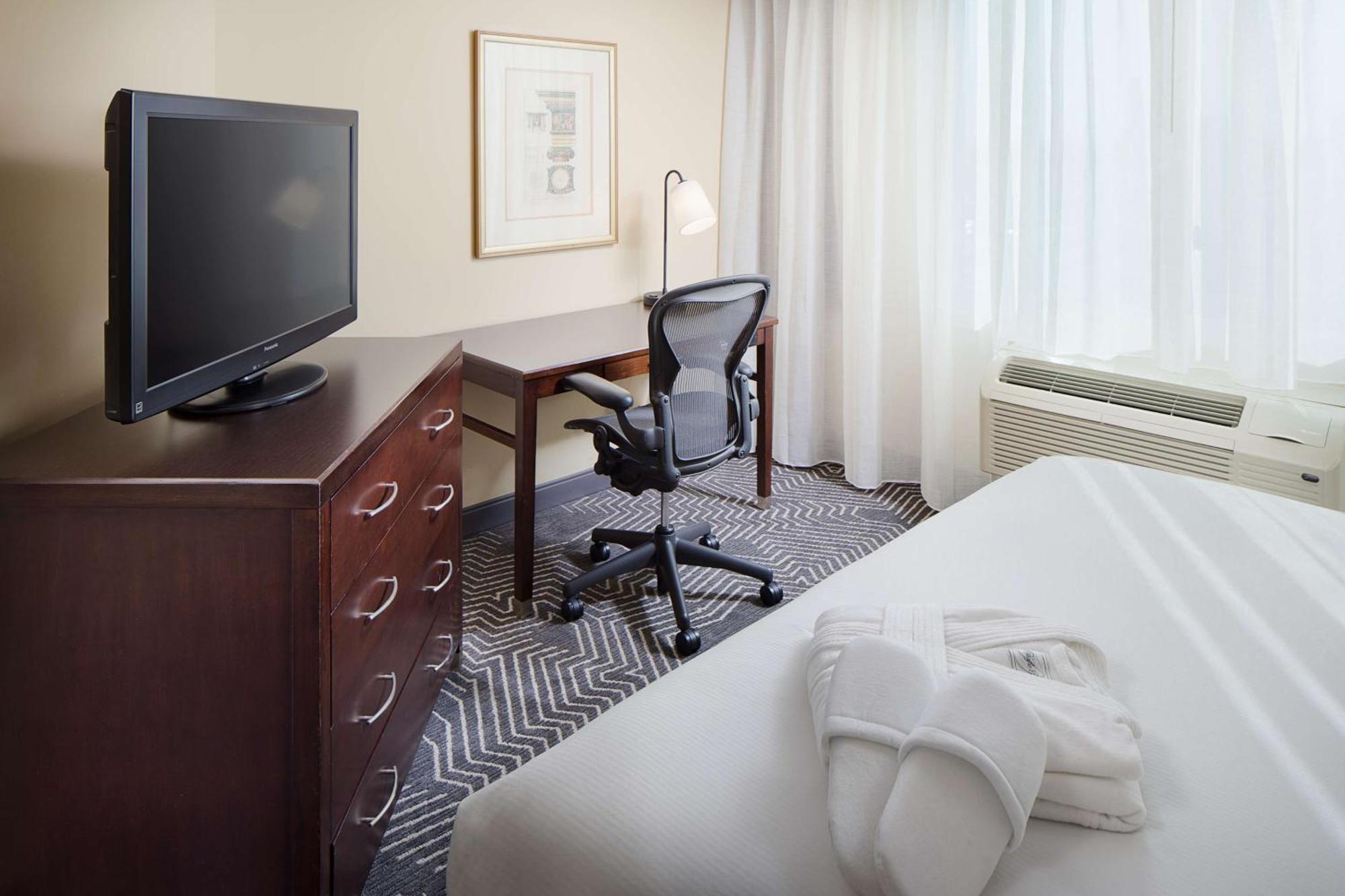 Doubletree By Hilton Los Angeles/Commerce Extérieur photo