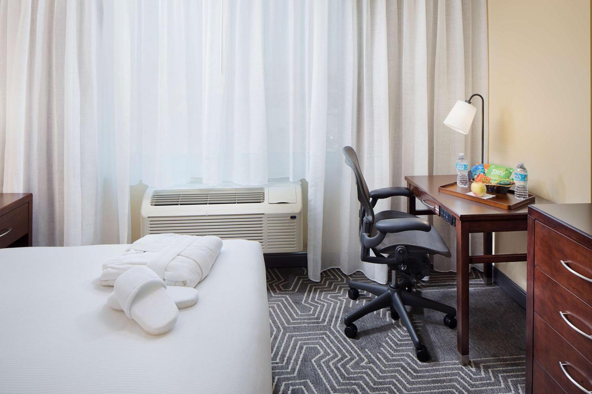 Doubletree By Hilton Los Angeles/Commerce Extérieur photo