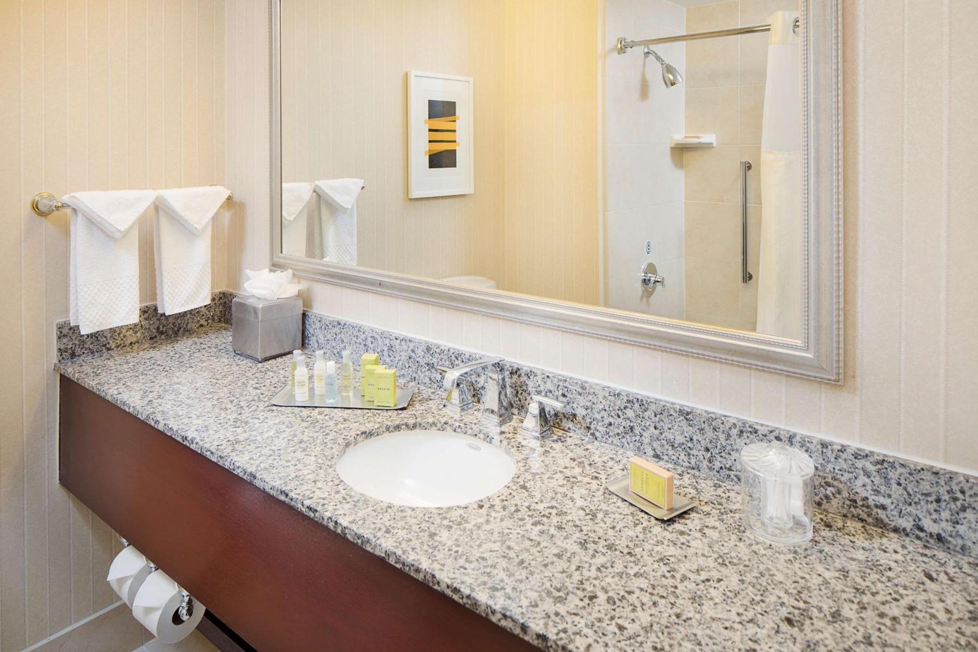 Doubletree By Hilton Los Angeles/Commerce Extérieur photo