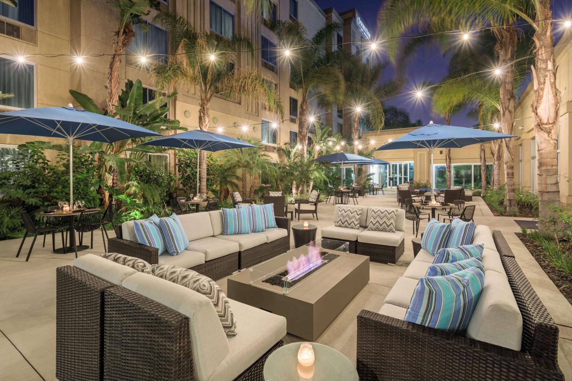 Doubletree By Hilton Los Angeles/Commerce Extérieur photo